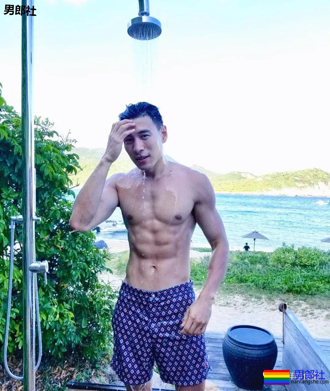 肌肉男扛不住诱惑下海，如今翻身当老板！ - 51虹马