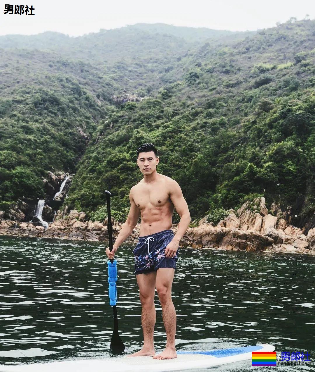 肌肉男扛不住诱惑下海，如今翻身当老板！ - 51虹马