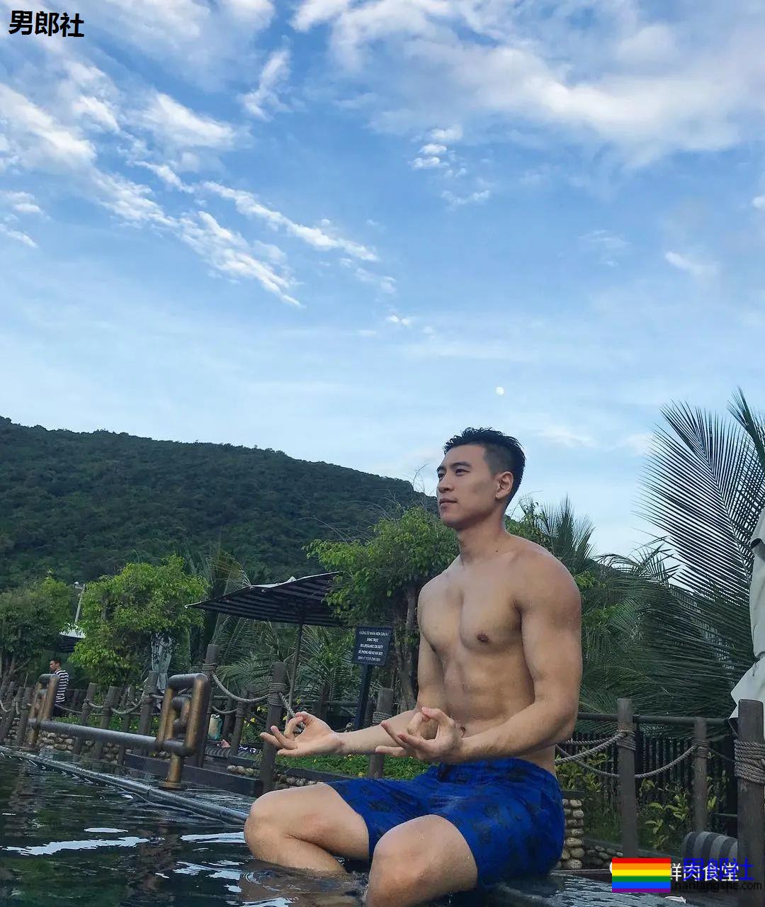 肌肉男扛不住诱惑下海，如今翻身当老板！ - 51虹马