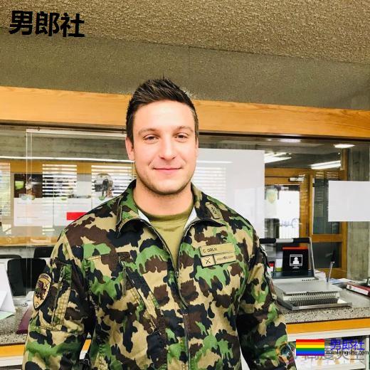 壮熊摔角手成为瑞士首位出柜的男同志运动员 - 51虹马