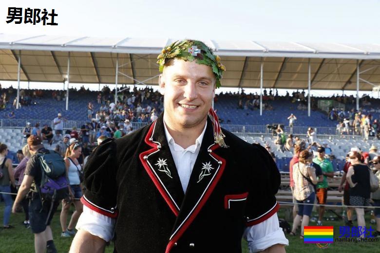 壮熊摔角手成为瑞士首位出柜的男同志运动员 - 51虹马