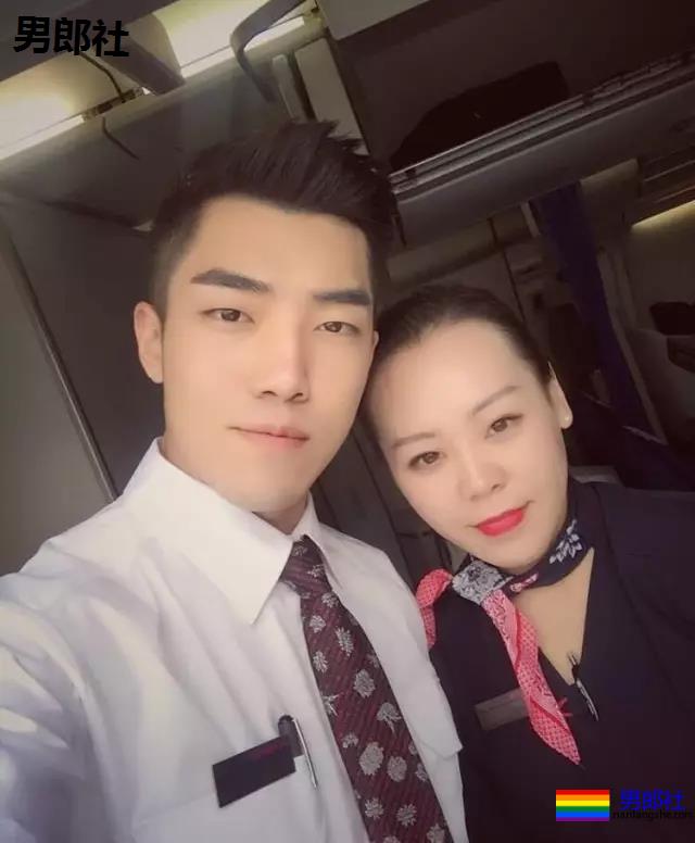 空少！肌肉！185！竟然是个奴！ - 51虹马