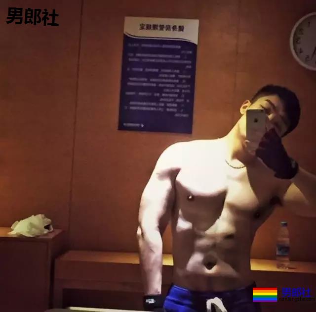 空少！肌肉！185！竟然是个奴！ - 51虹马