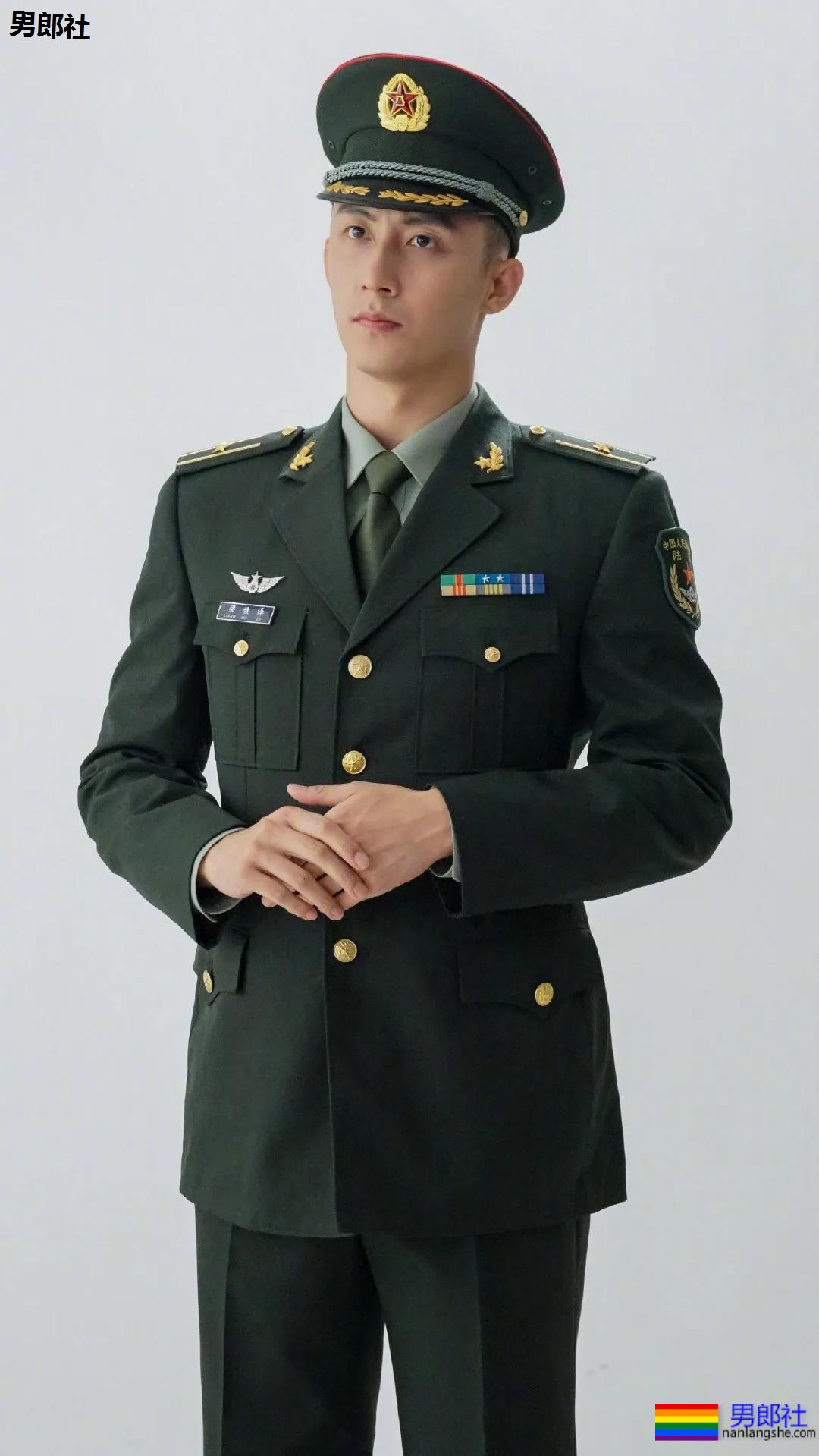 盯档喵老公黄景瑜上演制服杀!海陆空硬气军装照刷屏,好A! - 51虹马 盯档喵老公黄景瑜上演制服杀!海陆空硬气军装照刷屏,好A! - 51虹马