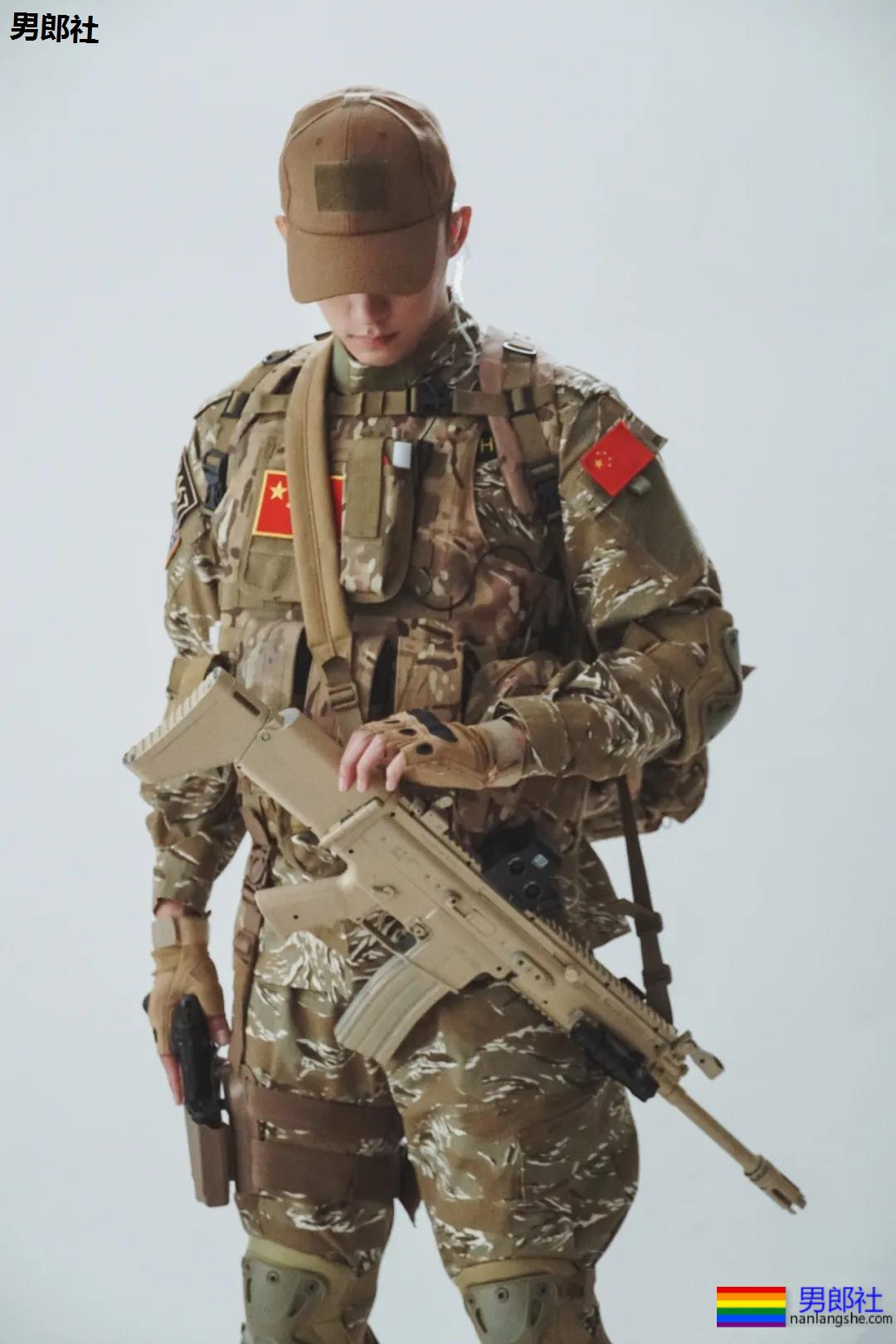 盯档喵老公黄景瑜上演制服杀!海陆空硬气军装照刷屏,好A! - 51虹马 盯档喵老公黄景瑜上演制服杀!海陆空硬气军装照刷屏,好A! - 51虹马