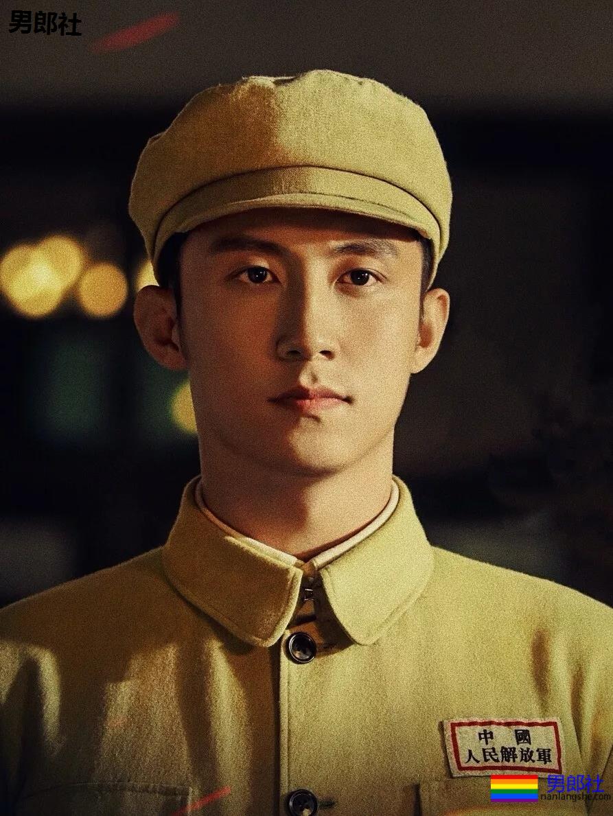 盯档喵老公黄景瑜上演制服杀!海陆空硬气军装照刷屏,好A! - 51虹马 盯档喵老公黄景瑜上演制服杀!海陆空硬气军装照刷屏,好A! - 51虹马