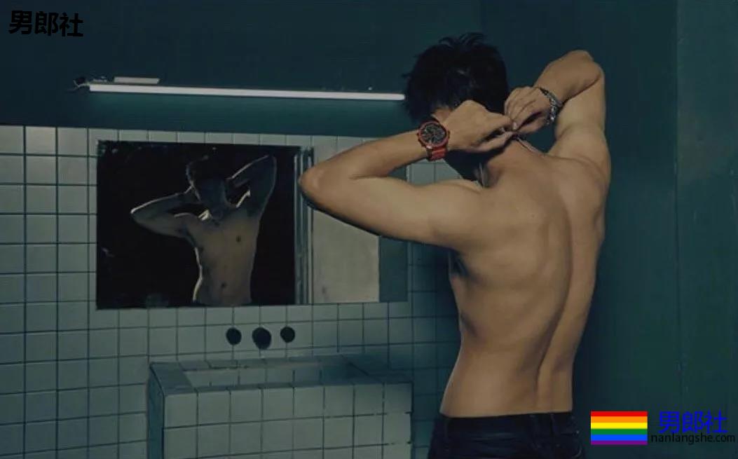 盯档喵老公黄景瑜上演制服杀!海陆空硬气军装照刷屏,好A! - 51虹马 盯档喵老公黄景瑜上演制服杀!海陆空硬气军装照刷屏,好A! - 51虹马