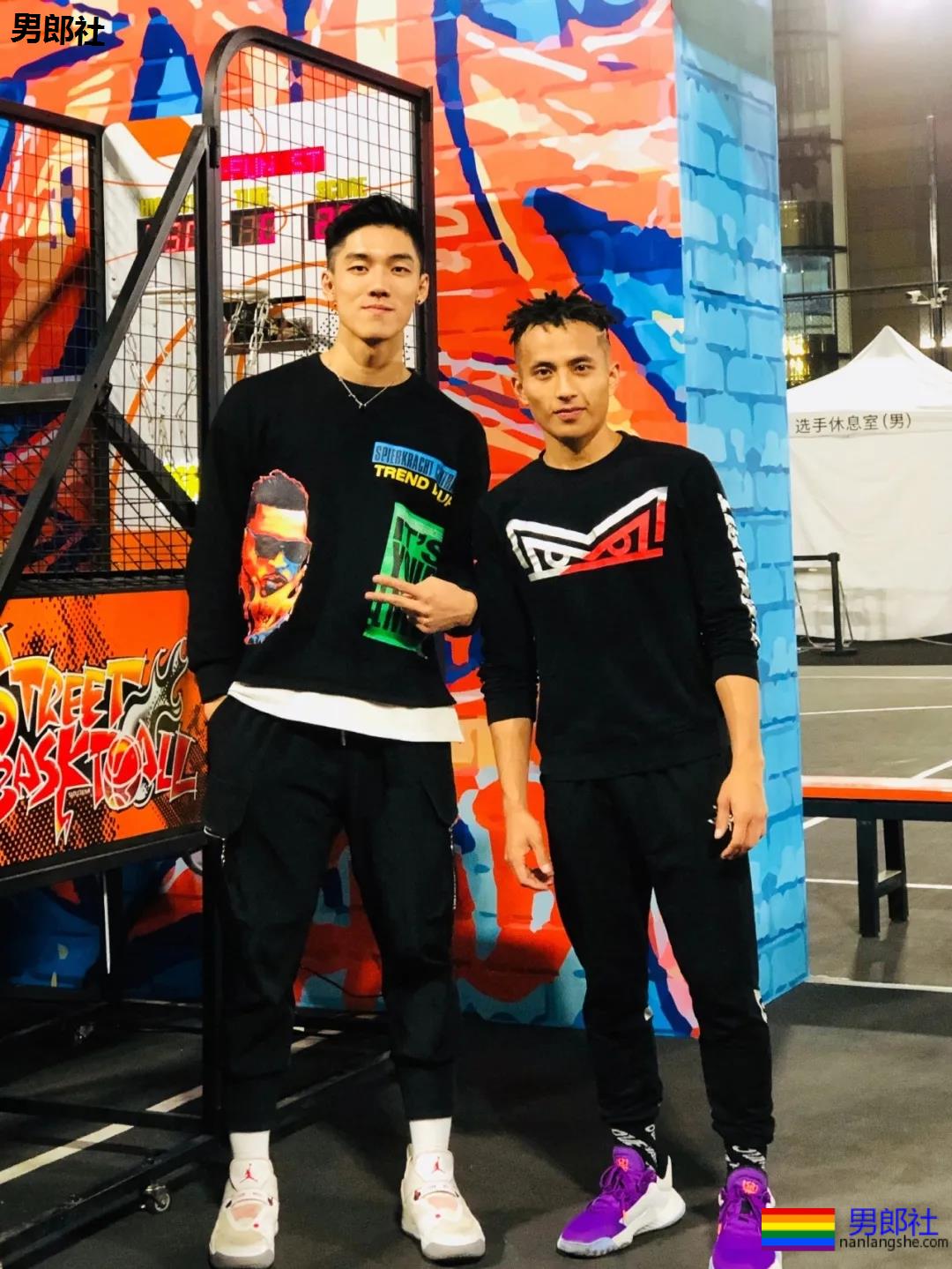 190cm的山东篮球大男孩，腹肌太帅惹人发大水！ - 51虹马