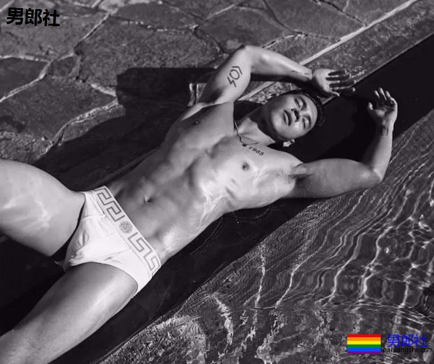 小狼狗你这眼神吸引到我了 - 51虹马