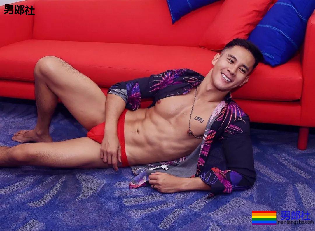 小狼狗你这眼神吸引到我了 - 51虹马