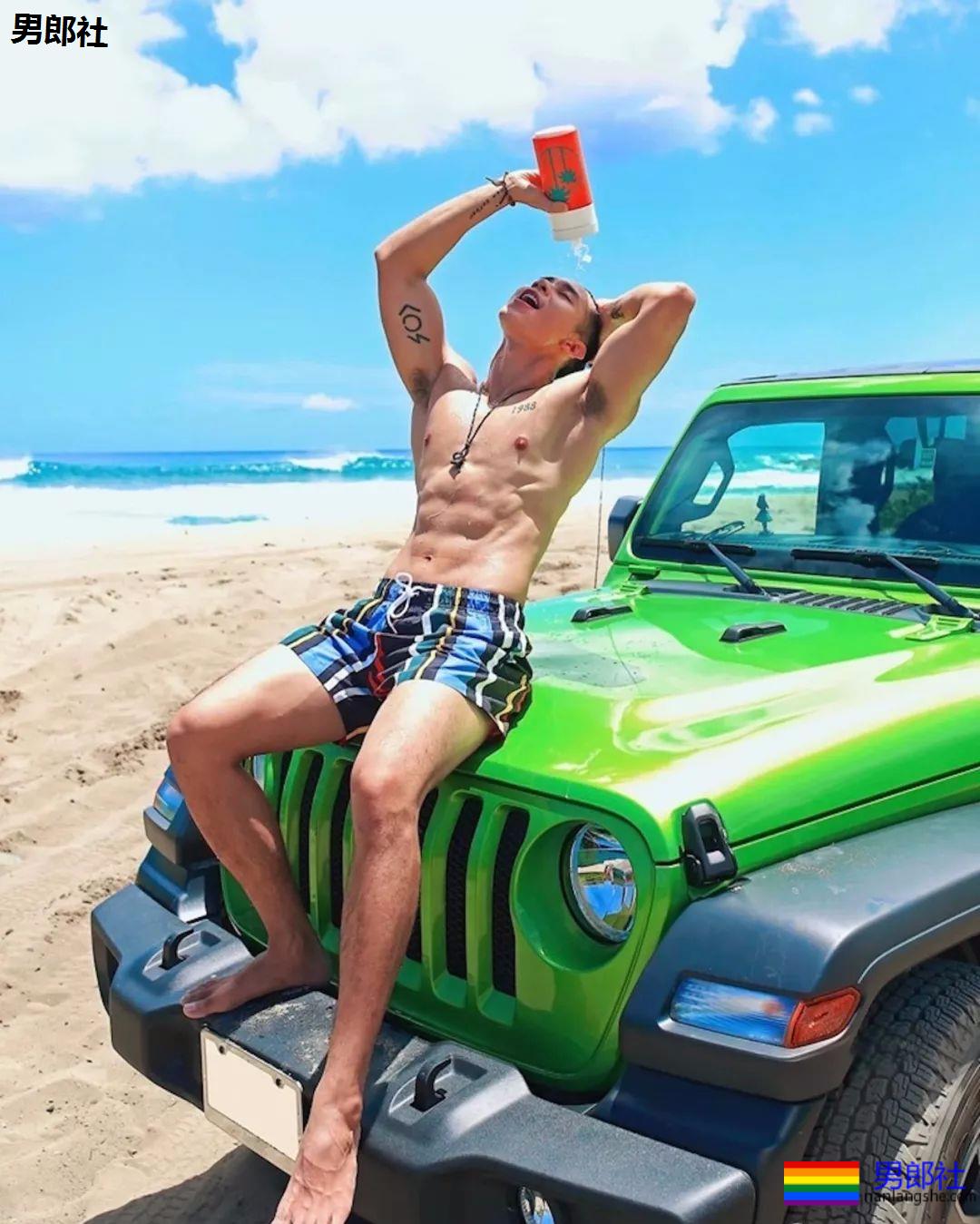 小狼狗你这眼神吸引到我了 - 51虹马