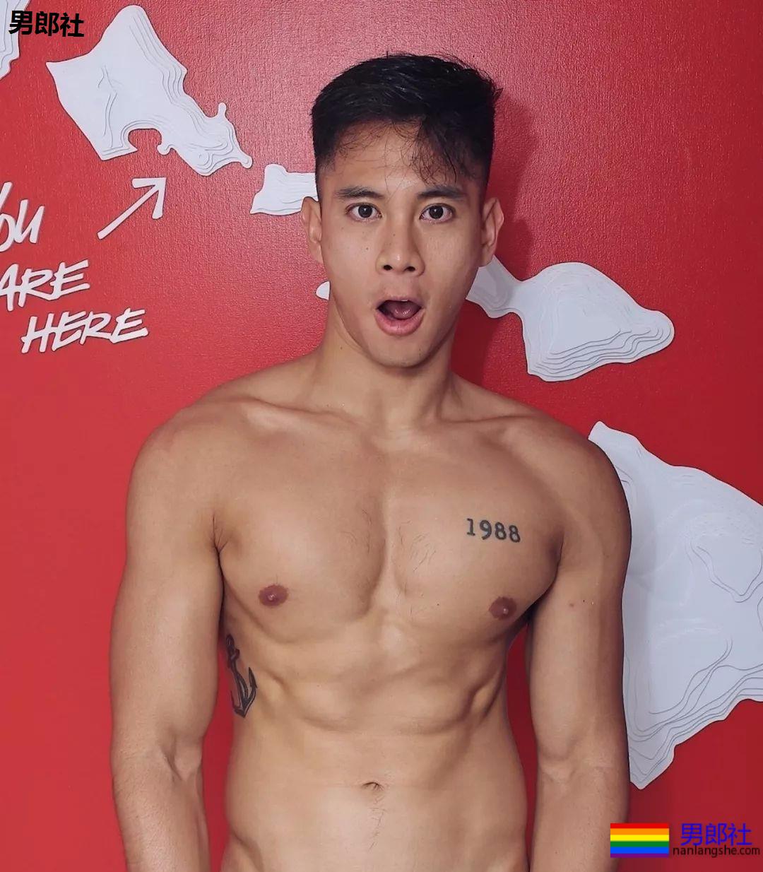 小狼狗你这眼神吸引到我了 - 51虹马