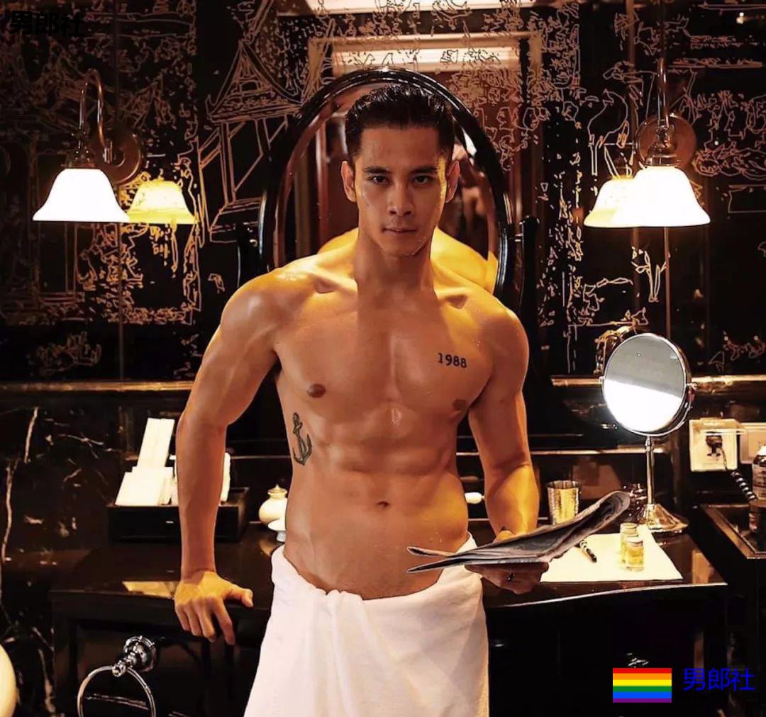 小狼狗你这眼神吸引到我了 - 51虹马