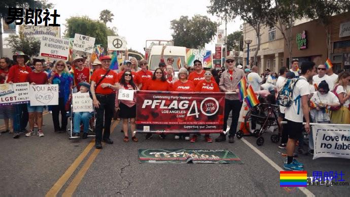 书本马戏团：一对夫妇的同志书店 - 51虹马