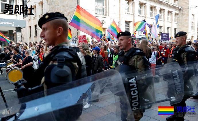 波黑朝着同性伴侣关系合法化迈出了第一步 - 51虹马 波黑朝着同性伴侣关系合法化迈出了第一步 - 51虹马