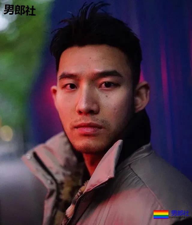 寸头大鼻子网红硬照一览，这胸肌未免太犯规了！ - 51虹马