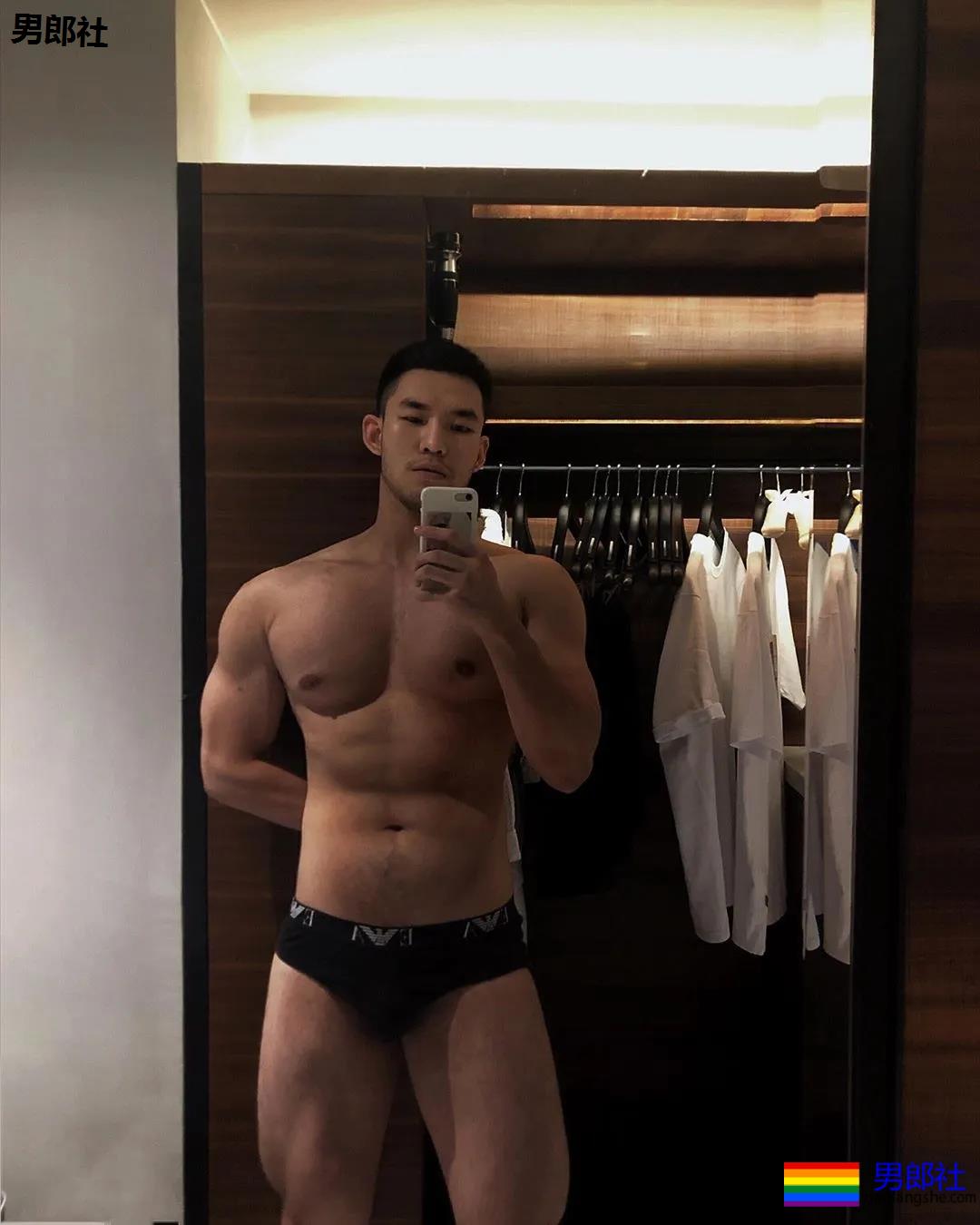 寸头大鼻子网红硬照一览，这胸肌未免太犯规了！ - 51虹马