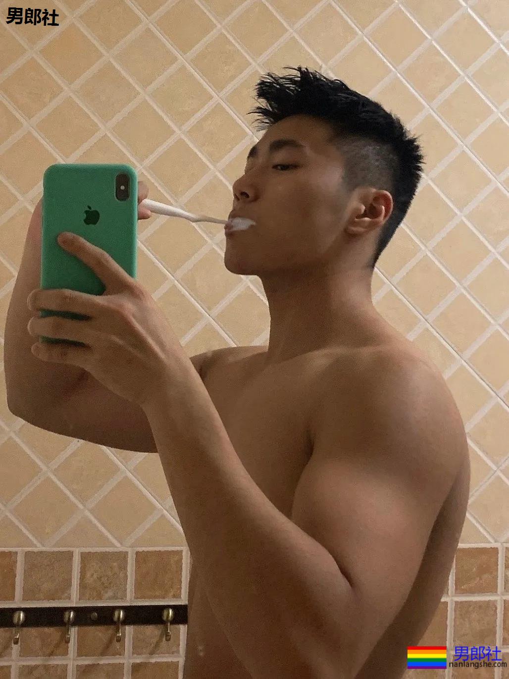 “可以肉体出轨,但精神上不行。” - 51虹马 “可以肉体出轨,但精神上不行。” - 51虹马