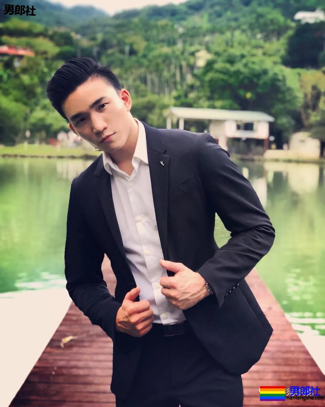 退役灭火员去做了医生,大胸粗臂不知道会不会打针 - 51虹马 退役灭火员去做了医生,大胸粗臂不知道会不会打针 - 51虹马