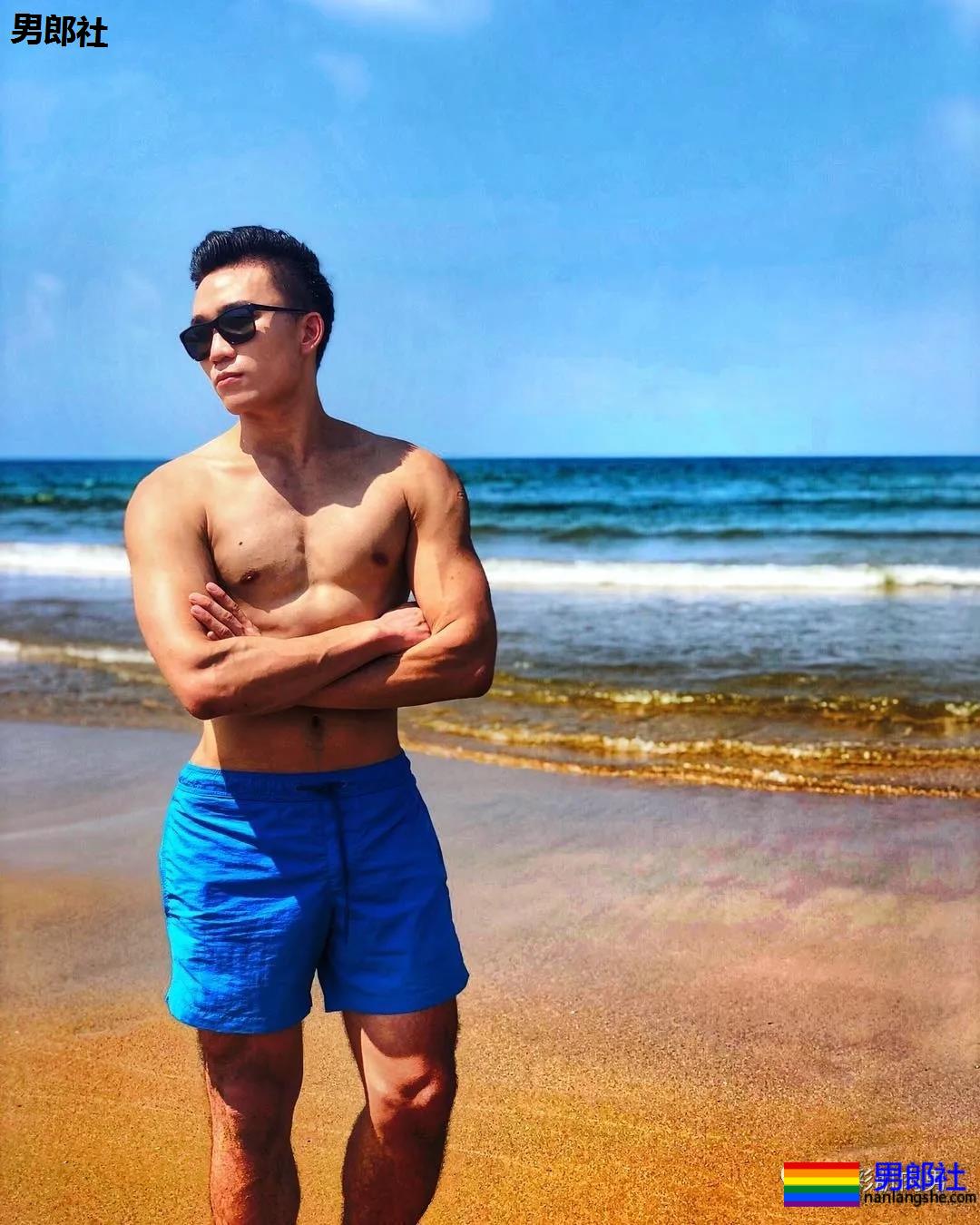 退役灭火员去做了医生,大胸粗臂不知道会不会打针 - 51虹马 退役灭火员去做了医生,大胸粗臂不知道会不会打针 - 51虹马