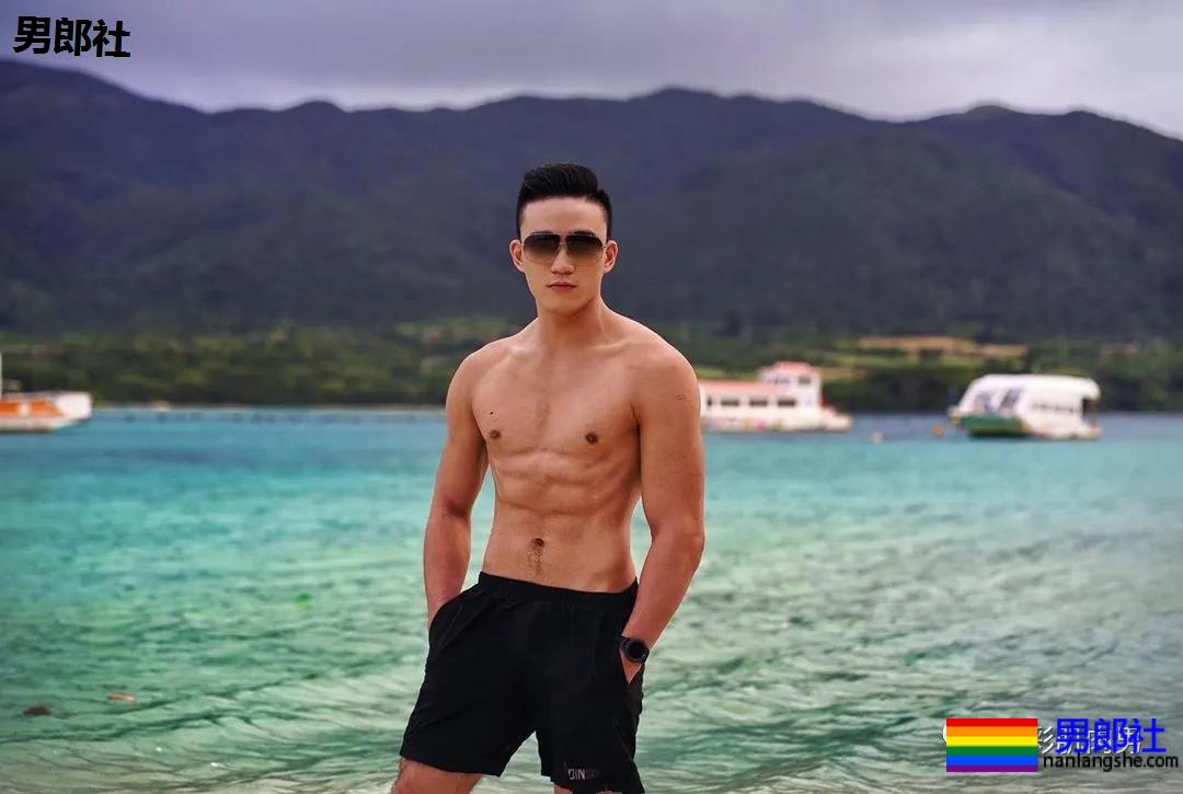 退役灭火员去做了医生,大胸粗臂不知道会不会打针 - 51虹马 退役灭火员去做了医生,大胸粗臂不知道会不会打针 - 51虹马