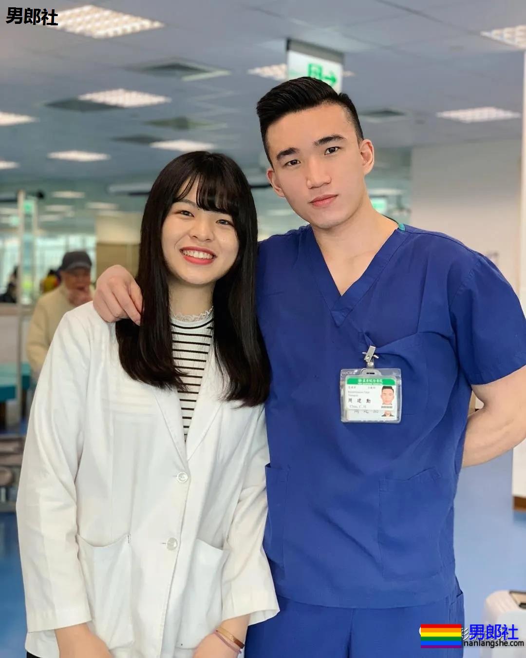 退役灭火员去做了医生,大胸粗臂不知道会不会打针 - 51虹马 退役灭火员去做了医生,大胸粗臂不知道会不会打针 - 51虹马