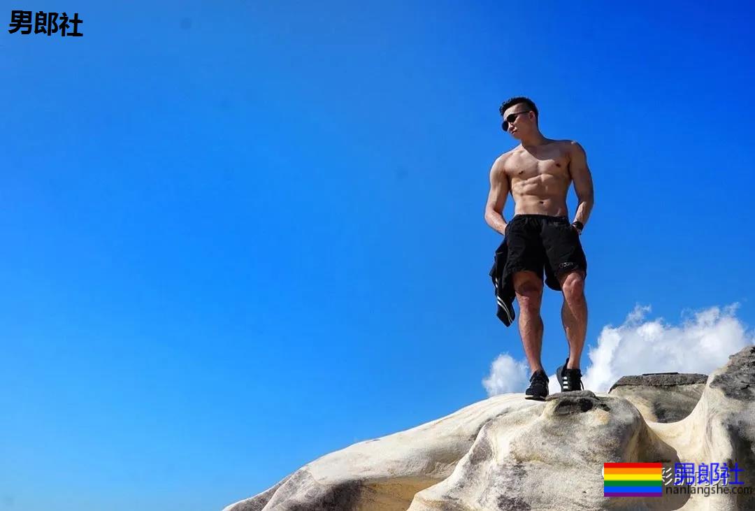 退役灭火员去做了医生,大胸粗臂不知道会不会打针 - 51虹马 退役灭火员去做了医生,大胸粗臂不知道会不会打针 - 51虹马