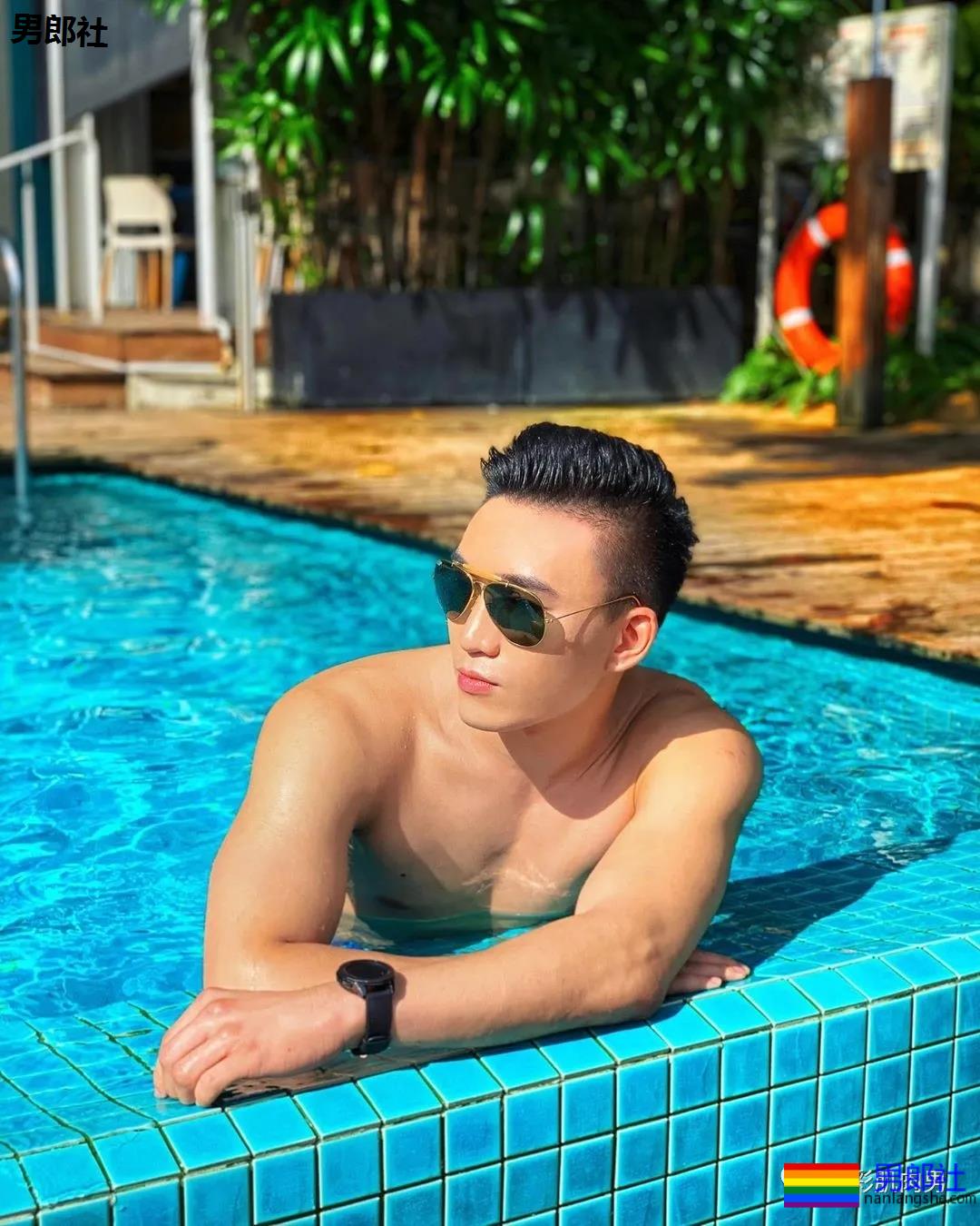 退役灭火员去做了医生,大胸粗臂不知道会不会打针 - 51虹马 退役灭火员去做了医生,大胸粗臂不知道会不会打针 - 51虹马