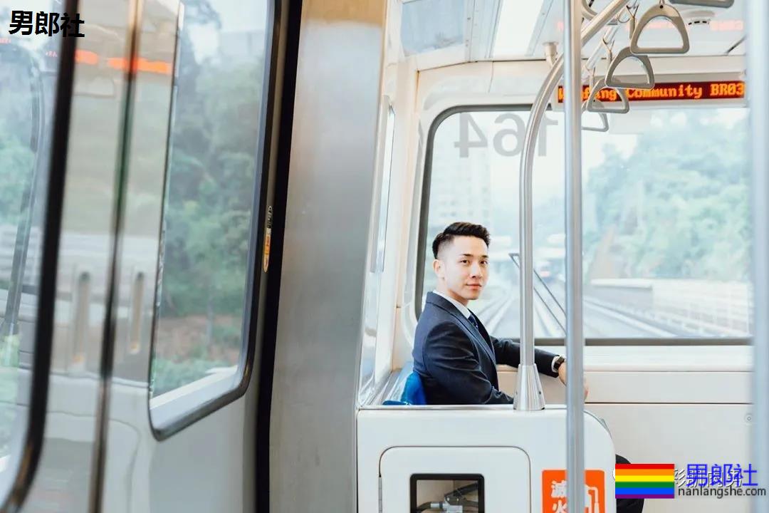 办公室大鼻子正装帅同事,西裤穿的太紧身让人受不了 - 51虹马 办公室大鼻子正装帅同事,西裤穿的太紧身让人受不了 - 51虹马