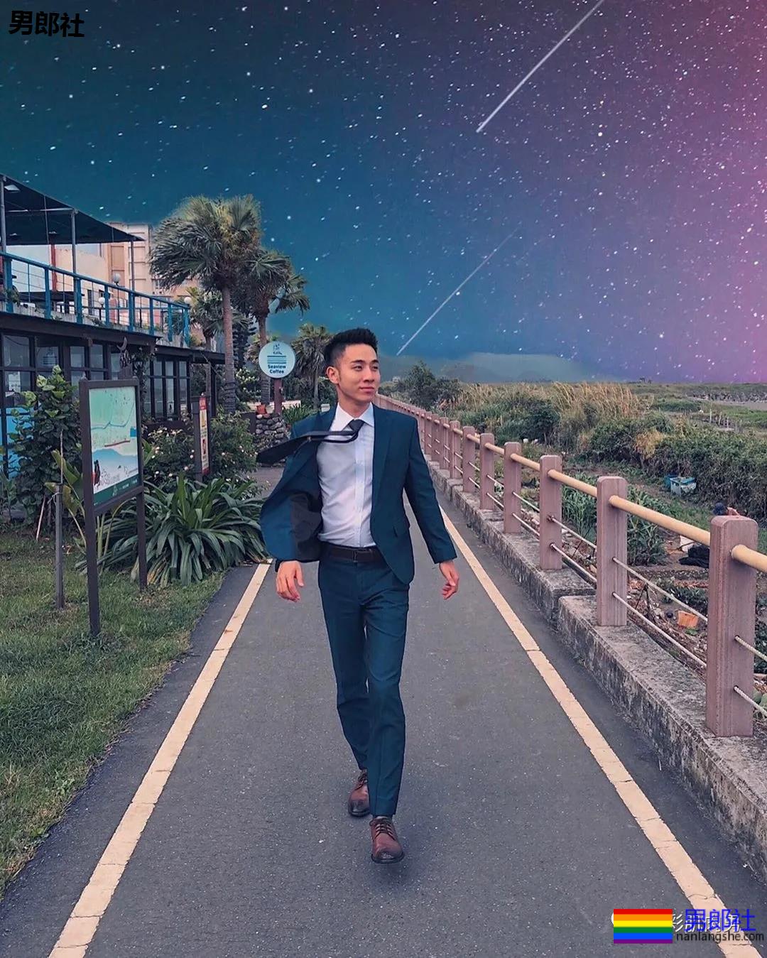 办公室大鼻子正装帅同事,西裤穿的太紧身让人受不了 - 51虹马 办公室大鼻子正装帅同事,西裤穿的太紧身让人受不了 - 51虹马