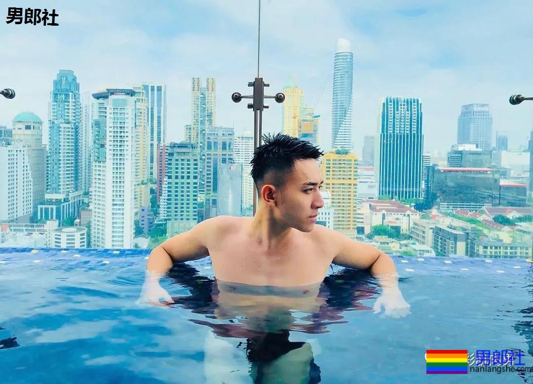 办公室大鼻子正装帅同事,西裤穿的太紧身让人受不了 - 51虹马 办公室大鼻子正装帅同事,西裤穿的太紧身让人受不了 - 51虹马