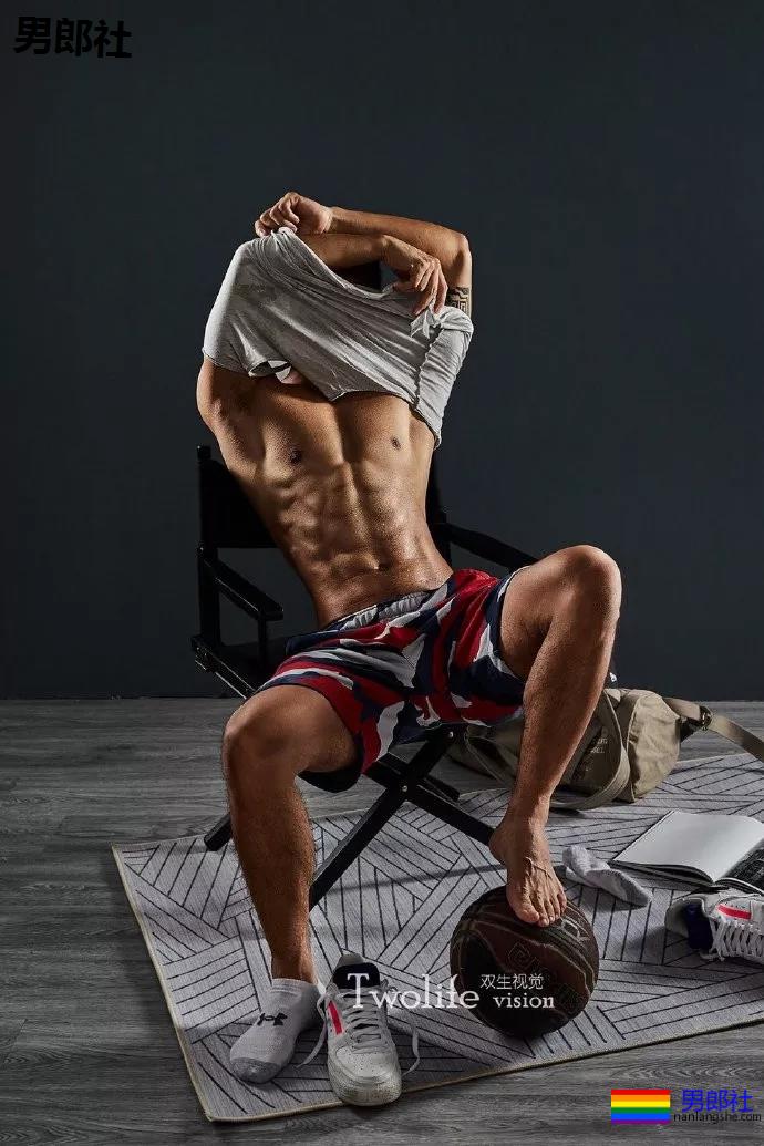 充满魅力的型男肌肉秀-TwoLife视觉 - 51虹马