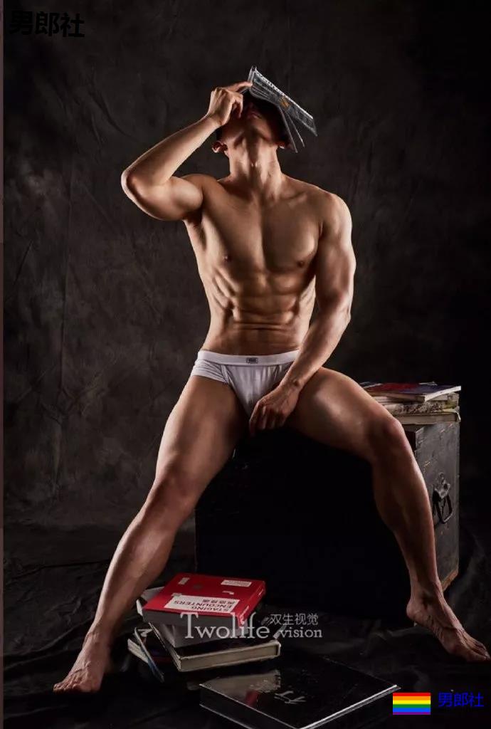 充满魅力的型男肌肉秀-TwoLife视觉 - 51虹马