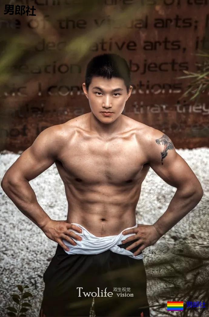 充满魅力的型男肌肉秀-TwoLife视觉 - 51虹马
