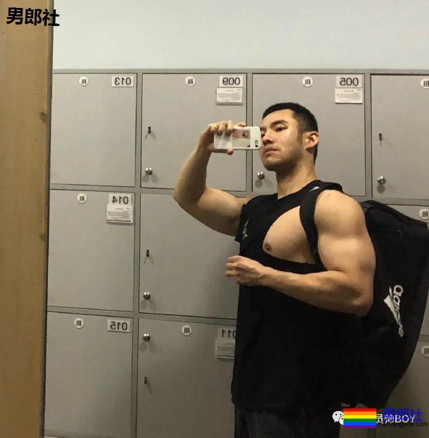 当185CM大鼻子重庆崽儿练出大胸肌之后 - 51虹马 当185CM大鼻子重庆崽儿练出大胸肌之后 - 51虹马