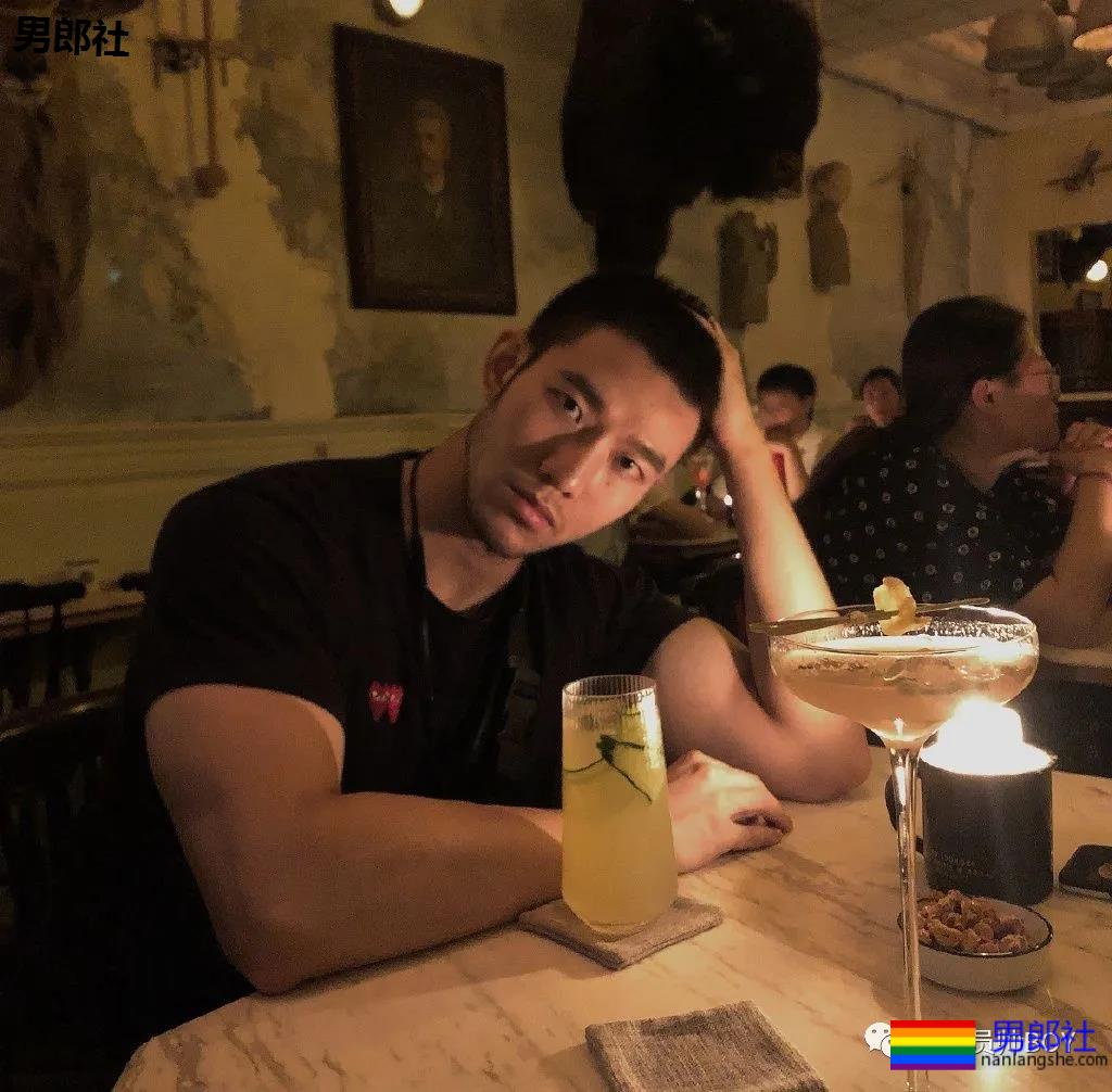 当185CM大鼻子重庆崽儿练出大胸肌之后 - 51虹马 当185CM大鼻子重庆崽儿练出大胸肌之后 - 51虹马