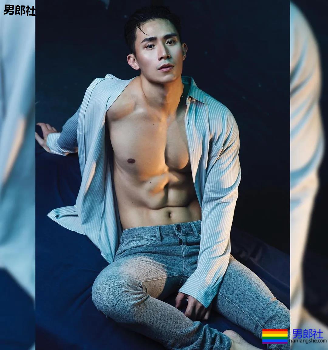 大鼻子肌肉小狼狗被摄影师带回家，超凶腹肌公狗腰A爆了！ - 51虹马