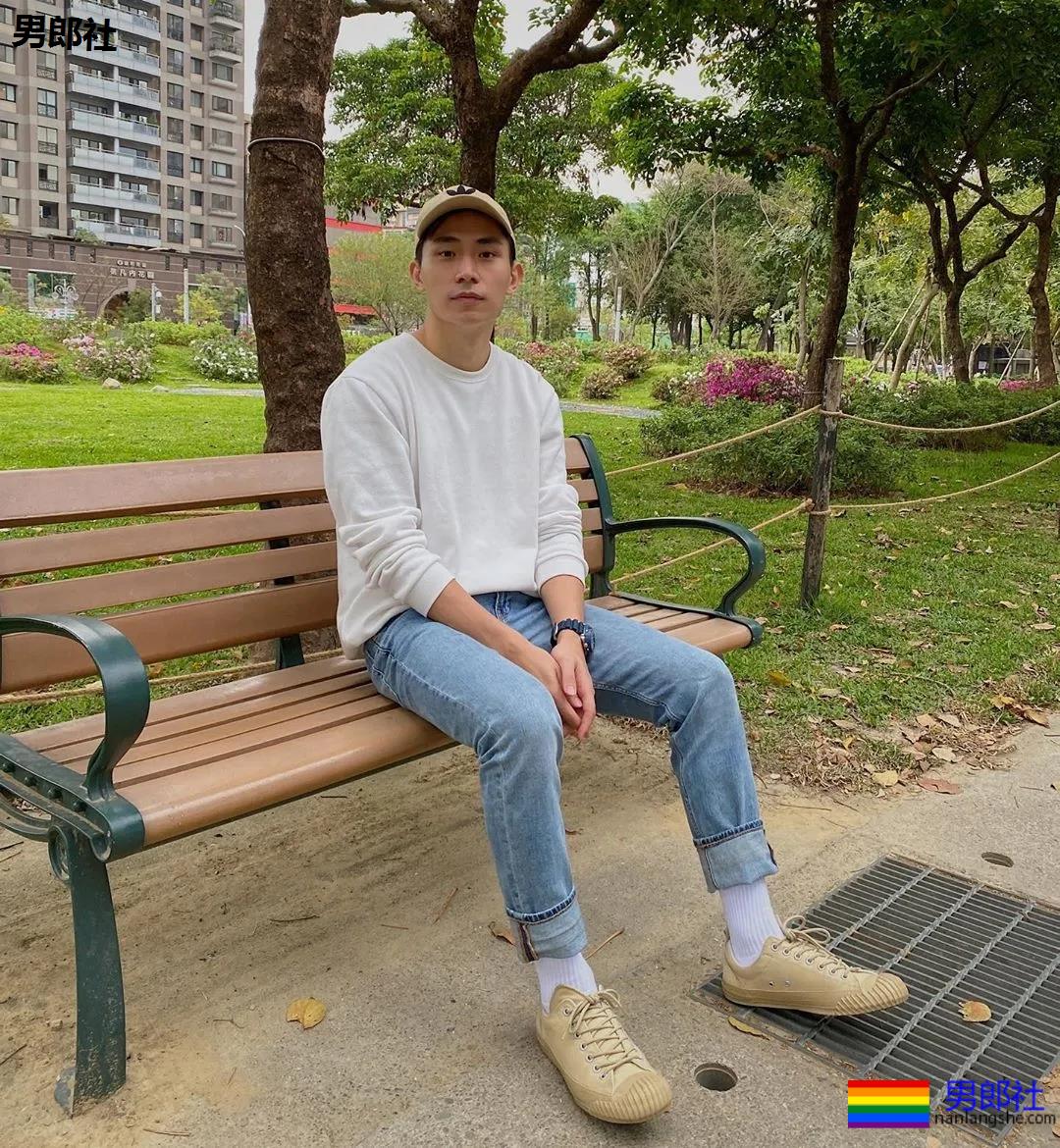 大鼻子肌肉小狼狗被摄影师带回家，超凶腹肌公狗腰A爆了！ - 51虹马