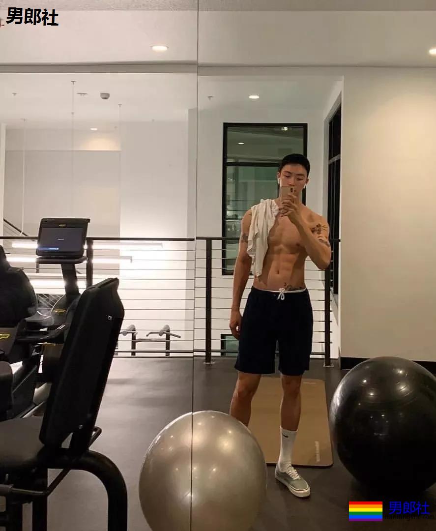 体育筋肉，赫尔蒙满满的一双腿 - 51虹马