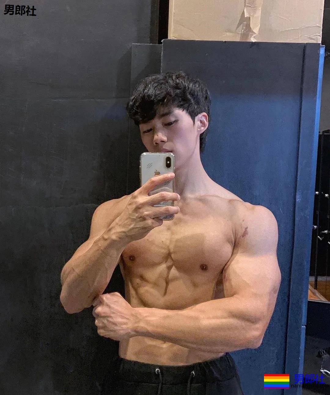 INS上帅到模糊的小狼狗,与比赛对手关系匪浅,视频中荷尔蒙气息扑鼻而来 - 51虹马 INS上帅到模糊的小狼狗,与比赛对手关系匪浅,视频中荷尔蒙气息扑鼻而来 - 51虹马