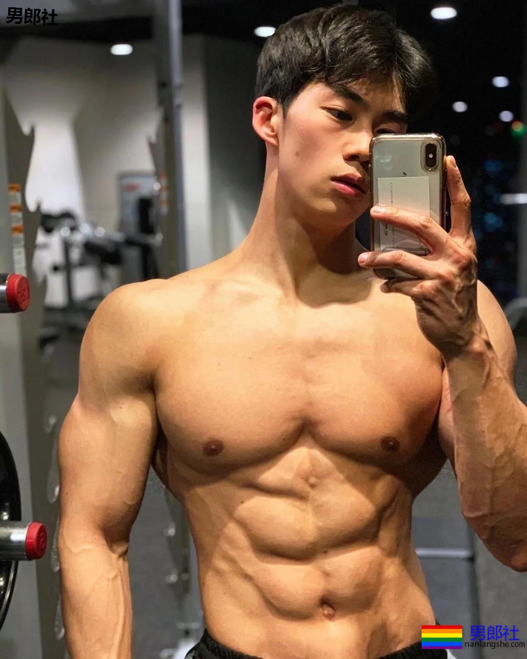 INS上帅到模糊的小狼狗,与比赛对手关系匪浅,视频中荷尔蒙气息扑鼻而来 - 51虹马 INS上帅到模糊的小狼狗,与比赛对手关系匪浅,视频中荷尔蒙气息扑鼻而来 - 51虹马