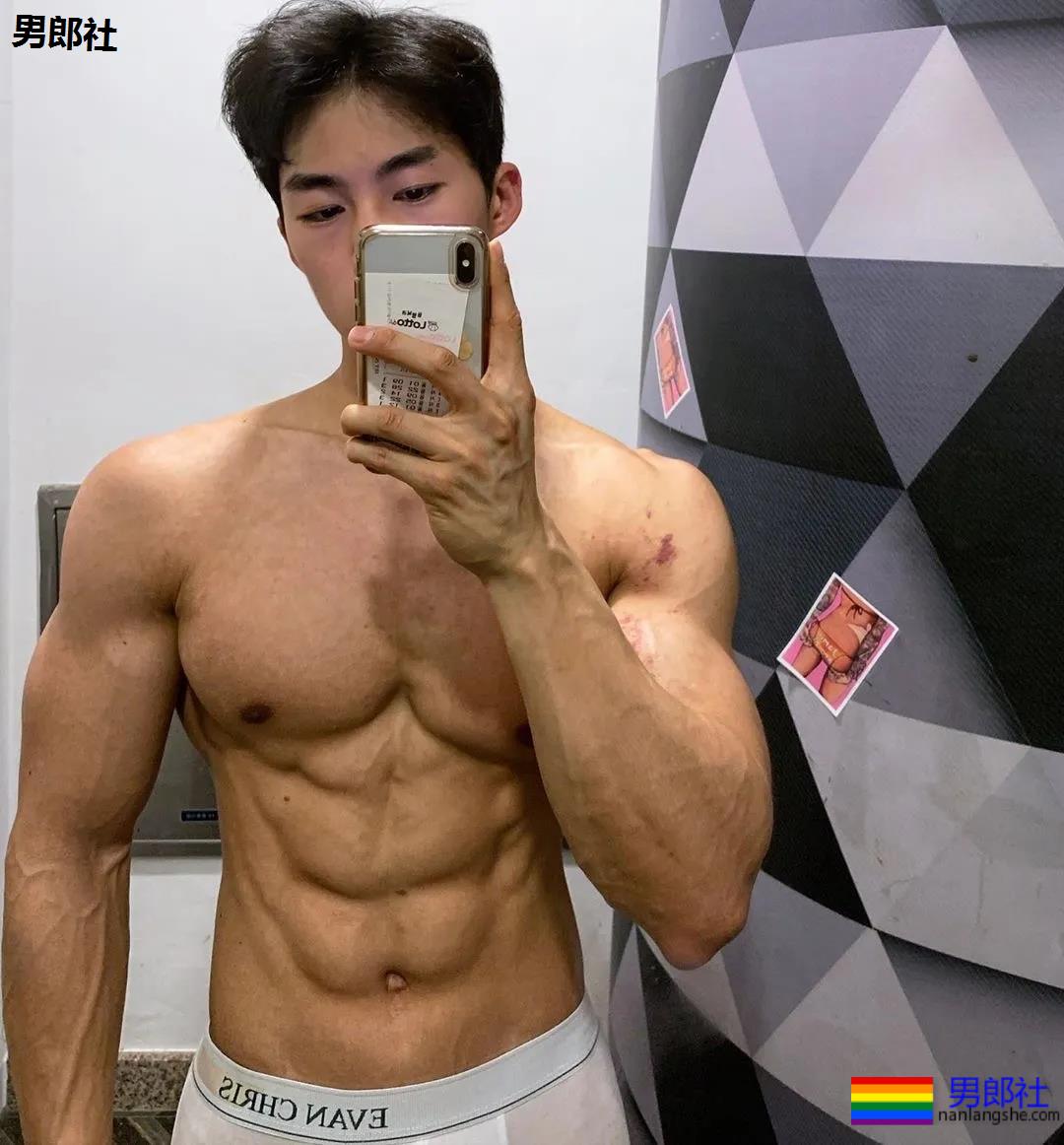 INS上帅到模糊的小狼狗,与比赛对手关系匪浅,视频中荷尔蒙气息扑鼻而来 - 51虹马 INS上帅到模糊的小狼狗,与比赛对手关系匪浅,视频中荷尔蒙气息扑鼻而来 - 51虹马