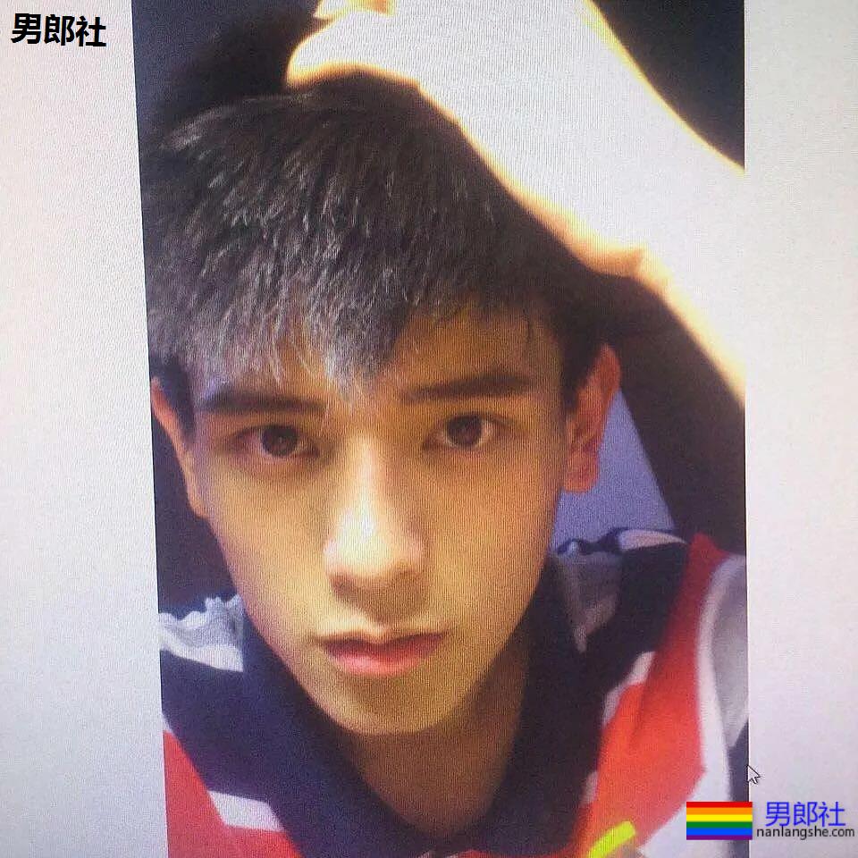 姚弛自曝幼年遭猥亵经历,被叔叔骑脖子上 - 51虹马 姚弛自曝幼年遭猥亵经历,被叔叔骑脖子上 - 51虹马