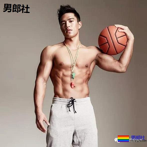 靠心机上位代言臀膜的男模，如今过气穿灰色裤子卖肉 - 51虹马