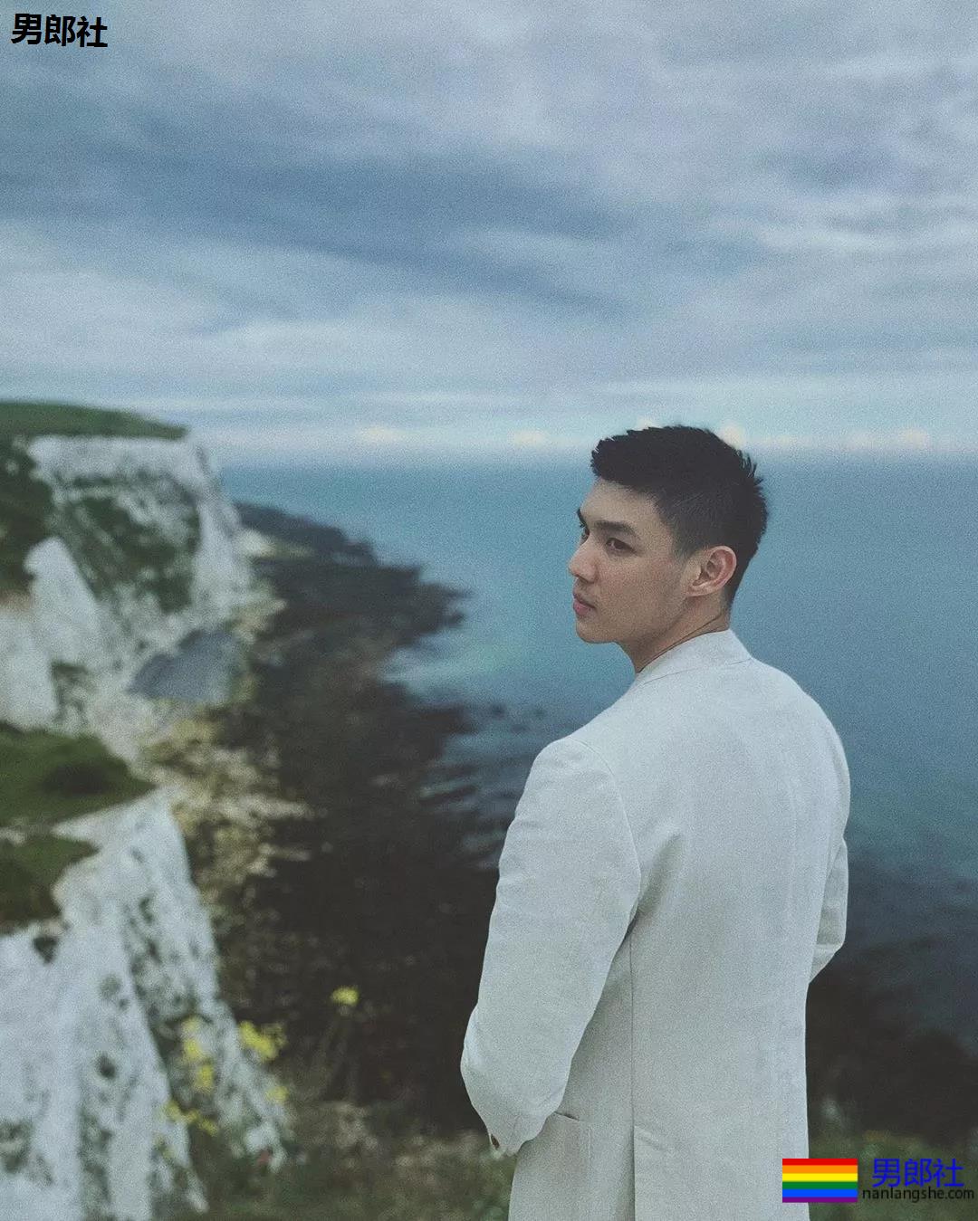 “特长”短裤寸头小奶狗，99%的人都爱他的白袜翘臀大长腿~-51虹马