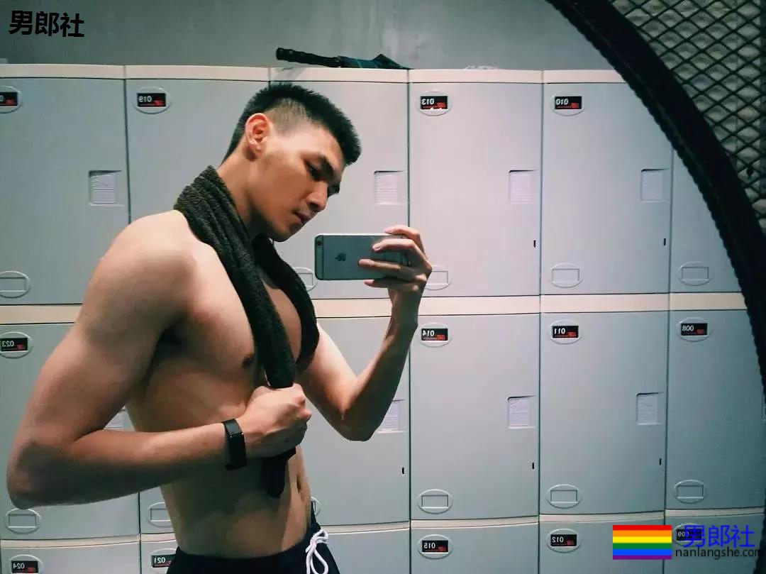 “特长”短裤寸头小奶狗，99%的人都爱他的白袜翘臀大长腿~ - 51虹马