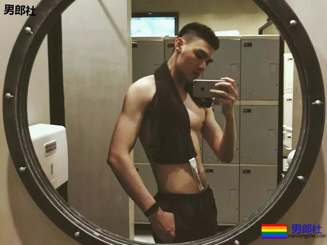 “特长”短裤寸头小奶狗，99%的人都爱他的白袜翘臀大长腿~ - 51虹马