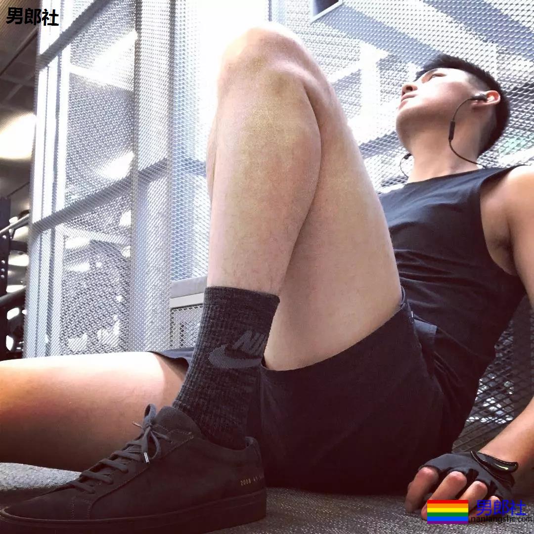 “特长”短裤寸头小奶狗，99%的人都爱他的白袜翘臀大长腿~ - 51虹马