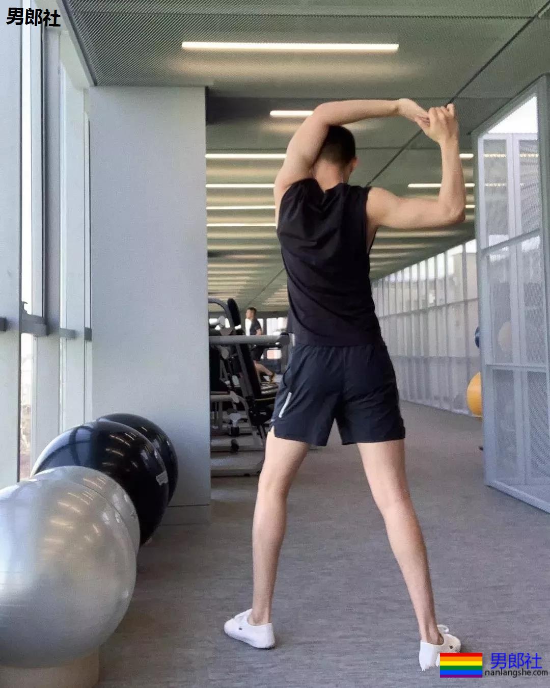 “特长”短裤寸头小奶狗，99%的人都爱他的白袜翘臀大长腿~ - 51虹马