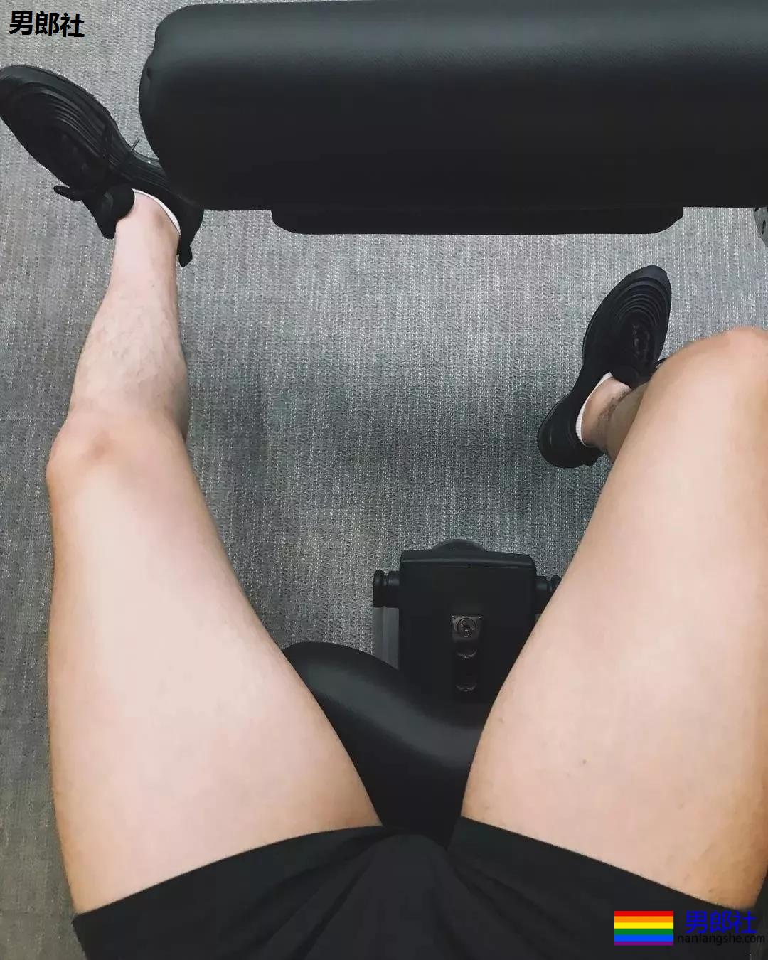 “特长”短裤寸头小奶狗，99%的人都爱他的白袜翘臀大长腿~ - 51虹马